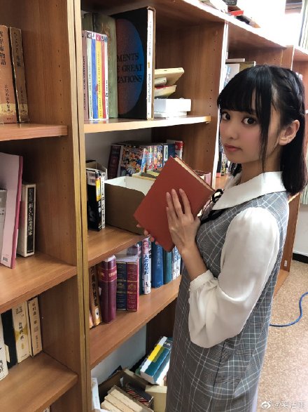 萌波铃 IPX-501 文艺美少女在图书馆撩倒男生
