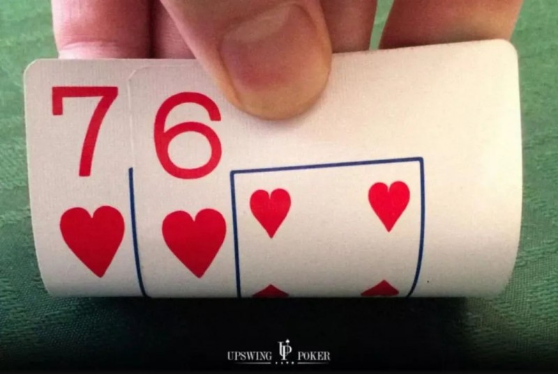 【EV 扑克】教学：可玩性极高的同花 76，这样打赢更多