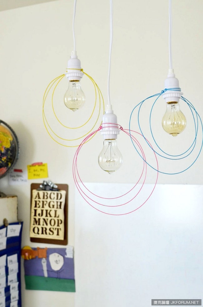 Amazing DIY Lighting：只要花不到$50 美金，就能將乏味裸燈改造成時髦燈飾