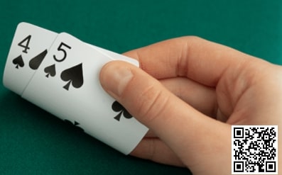 【EV 扑克】牌局分析：扑克教练是如何游戏弱听牌的？