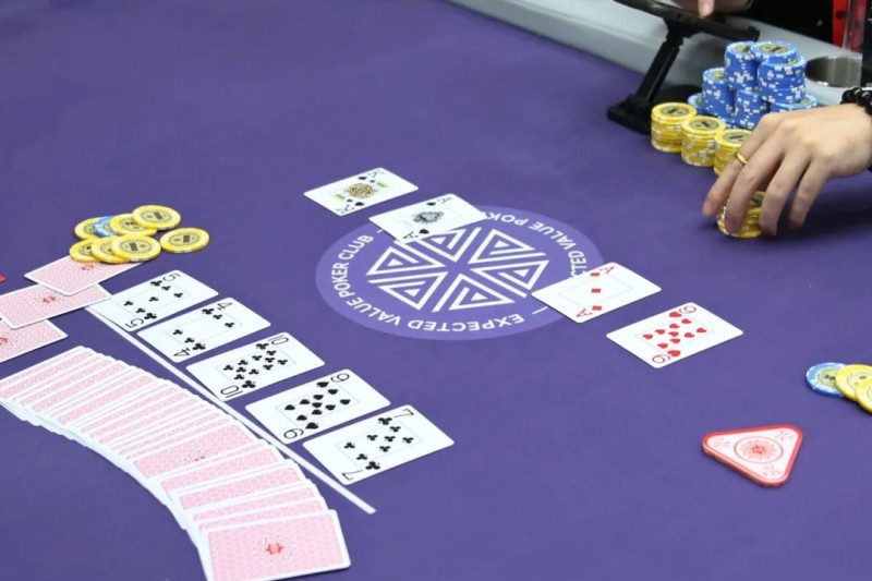 【EV 扑克】牌局分析：KQ 3b 中顶对，河牌被人推了该弃牌吗