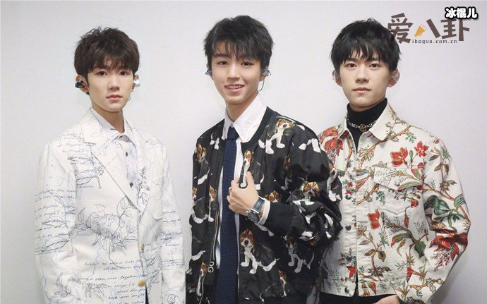 TFboys 跨年不同台, 首次不同台背后原因与公司有关吗