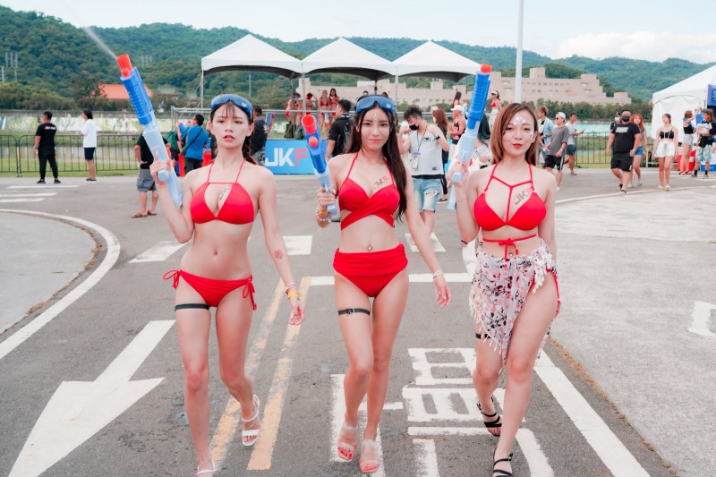 極品視角！S2O「超誘惑美尻」畫面有夠害羞，地表最強濕身派對 High 翻台北