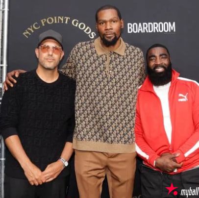 迈博体育 凯文·杜兰特的董事会是 WNBA 全明星周末的终极领导