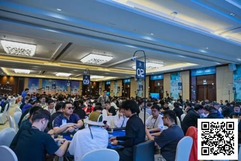 【EV 扑克】2025CPG 三亚总决赛｜速战速决！主赛事首次同步即将入围圈泡沫击碎！王泰麒装袋 168 万记分牌携手 240 人晋级第三轮！