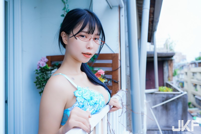 【蜗牛娱乐】純天然H罩杯!甜美正妹「何何」假期大解放,「豐滿美體」不私藏 【蜗牛娱乐】純天然H罩杯!甜美正妹「何何」假期大解放,「豐滿美體」不私藏