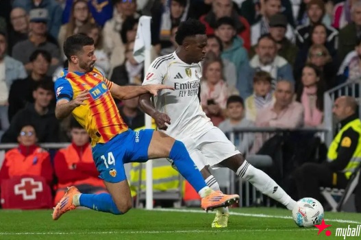 迈博体育 姆巴佩双响贝林厄姆建功 皇马 4-0 瓦伦西亚