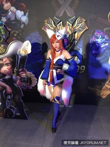 手機遊戲也請人 COSPLAY