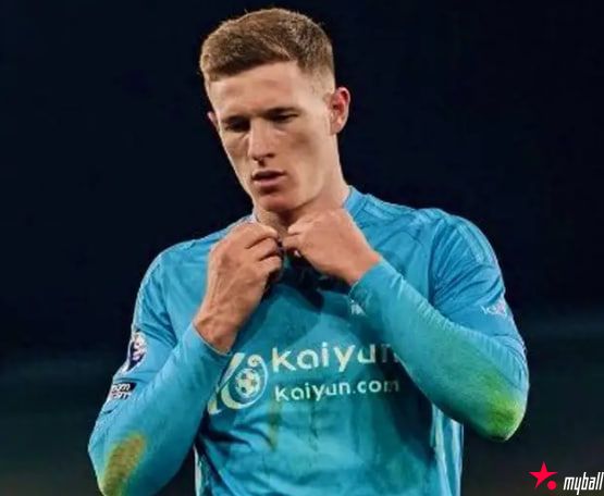 大发体育-1 亿英镑对决！曼联为击败曼城拼了，但砸钱买人，大发助力你的致富之路！