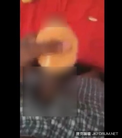 【蜗牛娱乐】【麥香雞】慘遭性侵　「大腸包小腸」影片瘋傳