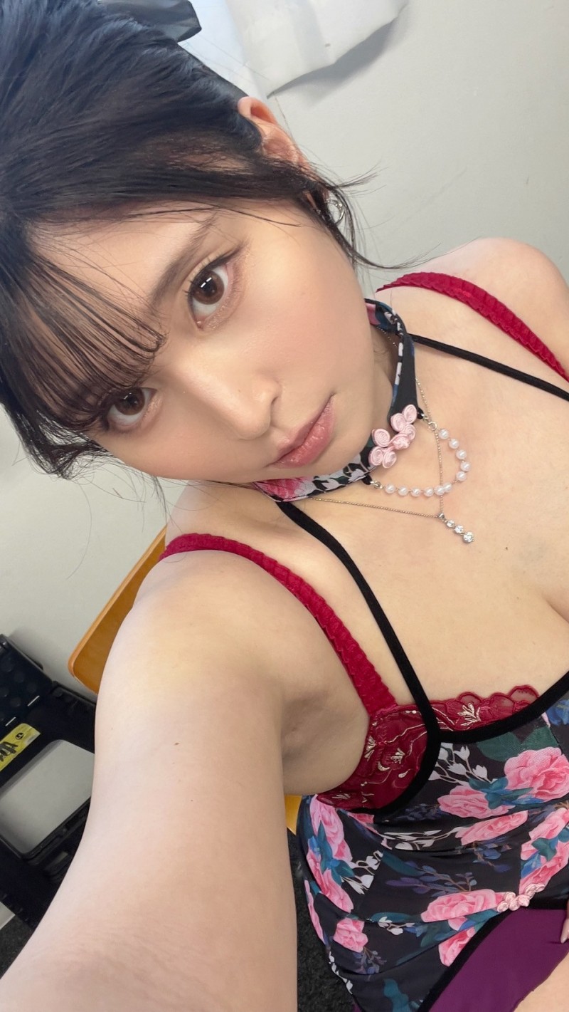 【蜗牛娱乐】一億人の愛人！比20岁性感、比30岁奔放、比40岁可爱的她重大声明！【EV扑克官网】