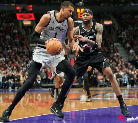 迈博体育 文班亚马12+8&5帽福克斯20分 马刺击败猛龙迎十连胜 迈博体育 文班亚马12+8&5帽福克斯20分 马刺击败猛龙迎十连胜