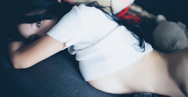 【蜗牛娱乐】香港巨乳小隻馬「Chobits咕」渾圓側乳壓不扁　是「真人版娜美」的概念