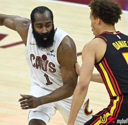 迈博体育 一夜1签2裁!哈登拒轮休冲刺收官,库里复出勇士冲击附加赛 迈博体育 一夜1签2裁!哈登拒轮休冲刺收官,库里复出勇士冲击附加赛