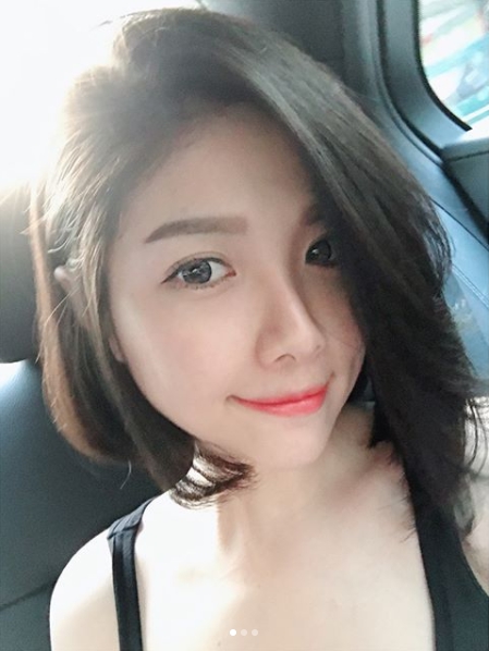 【蜗牛娱乐】地方媽媽好逼人！巨乳好身材「親餵自拍」，哺乳視角讓人忍不住想要大口吸….