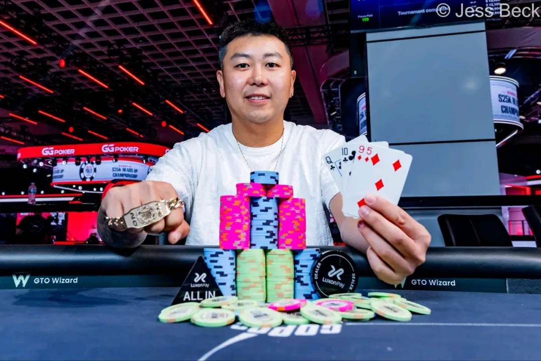 【EV 扑克】2026 WSOP | 王阳勇夺$5,000 底池限额奥马哈冠军，拿下首条金手链