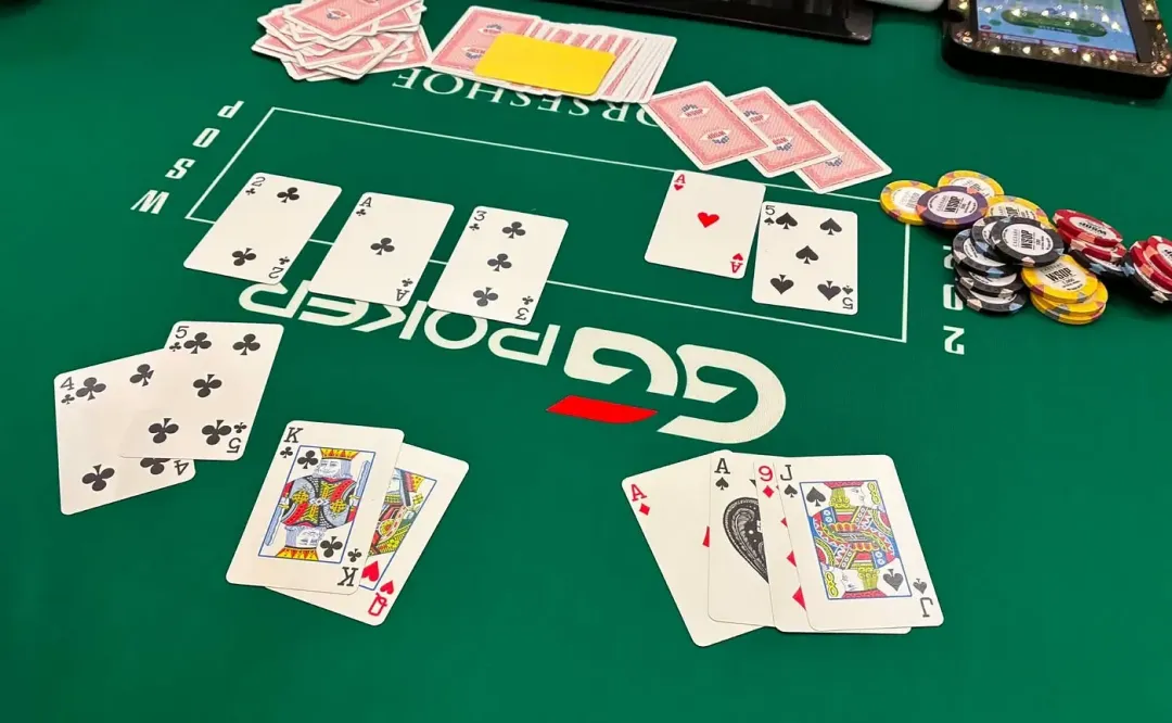 【EV 扑克】四条 A 撞同花顺！2026 WSOP 首周名场面扎堆