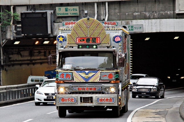 【蜗牛娱乐】移動柏青哥！來見識一下日本的卡車改裝文化