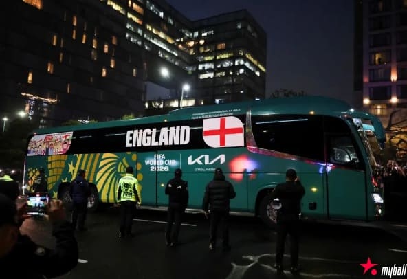 迈博体育 英格兰抵达墨西哥遭球迷辱骂,酒店外安保升级备战严峻考验 迈博体育 英格兰抵达墨西哥遭球迷辱骂,酒店外安保升级备战严峻考验