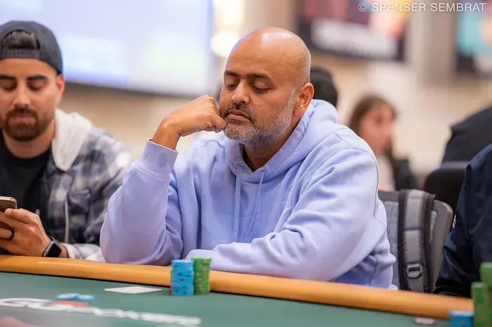 【EV 扑克】任性老哥放任筹码自动掉盲,跑去 N 刷电影,竟然顺利晋级 WSOP 主赛 Day3?