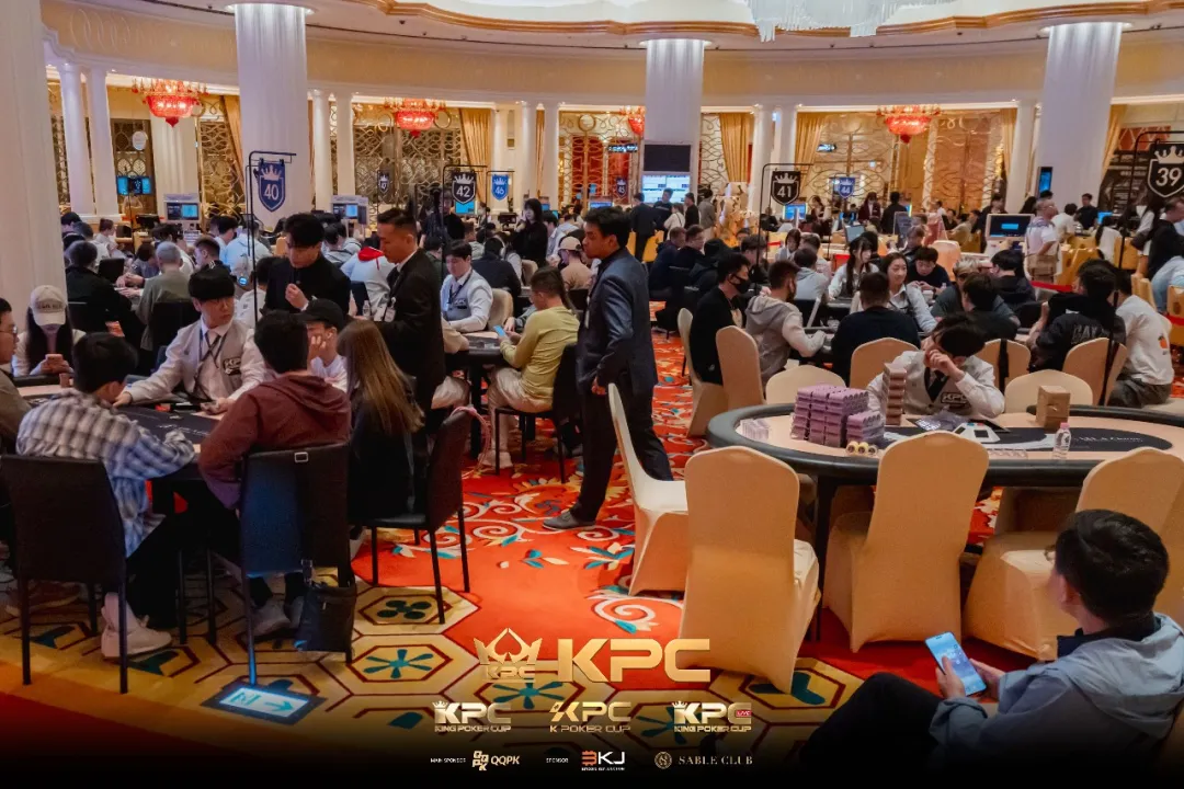 【EV 扑克】2026KPC 济州站|群雄争锋!主赛事 B/C 组合共 407 人次参赛 52 人晋级,张达森/赵洪军分别登顶小组 CL,多场混合游戏持续开启助你摘冠!