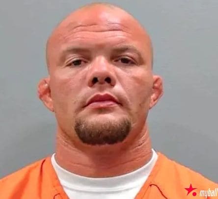 UFC名将安东尼·史密斯因家庭纠纷被捕,面临三项重罪指控,大发体育助力你的致富之路! UFC名将安东尼·史密斯因家庭纠纷被捕,面临三项重罪指控,大发体育助力你的致富之路!
