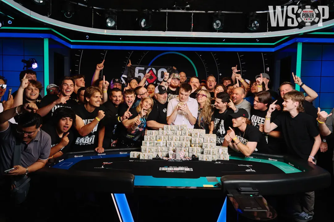 【EV 扑克】WSOP 主赛事单挑 J3o 抓诈同花,英雄式跟注还是世纪自杀?