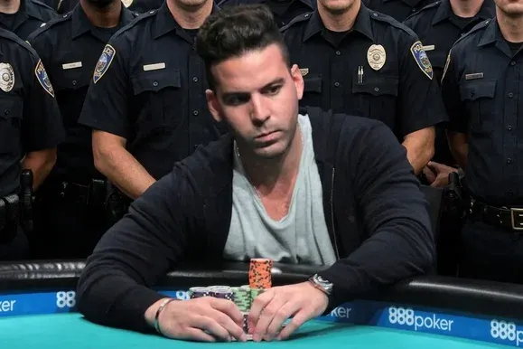【EV 扑克】从 WSOP 冠军到面临 25 年刑期,他到底经历了什么?