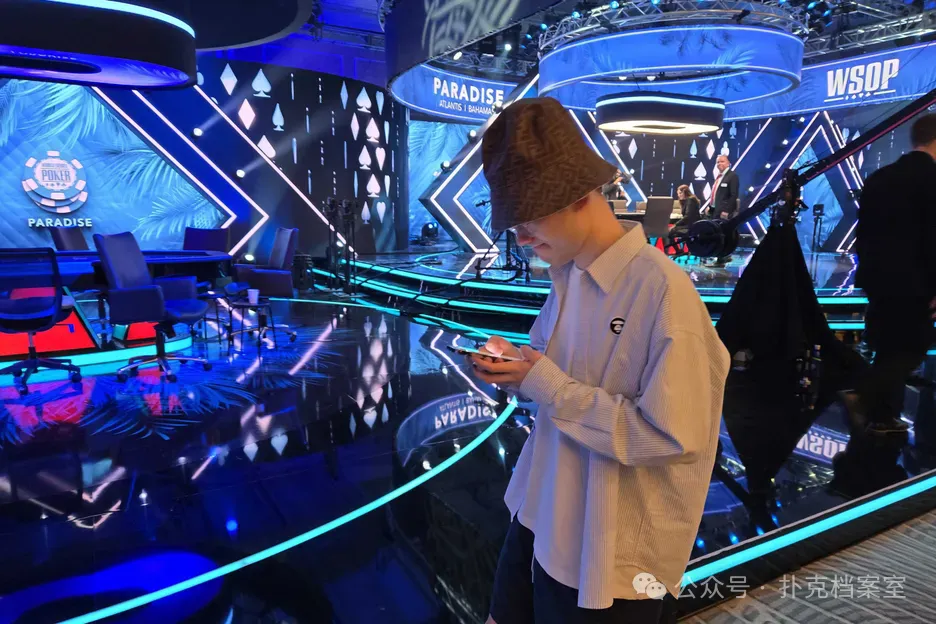 【EV 扑克】你总以为放下手机就能打好牌,但真正的问题是你根本受不了无聊